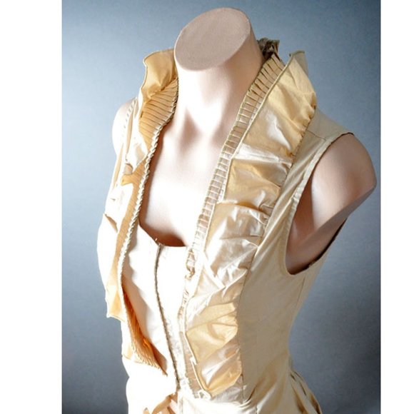 Khaki Beige Steampunk Gothic Tailcoat Evening Ruffle Top Womens Sleeveless Shirt - Picture 5 of 10